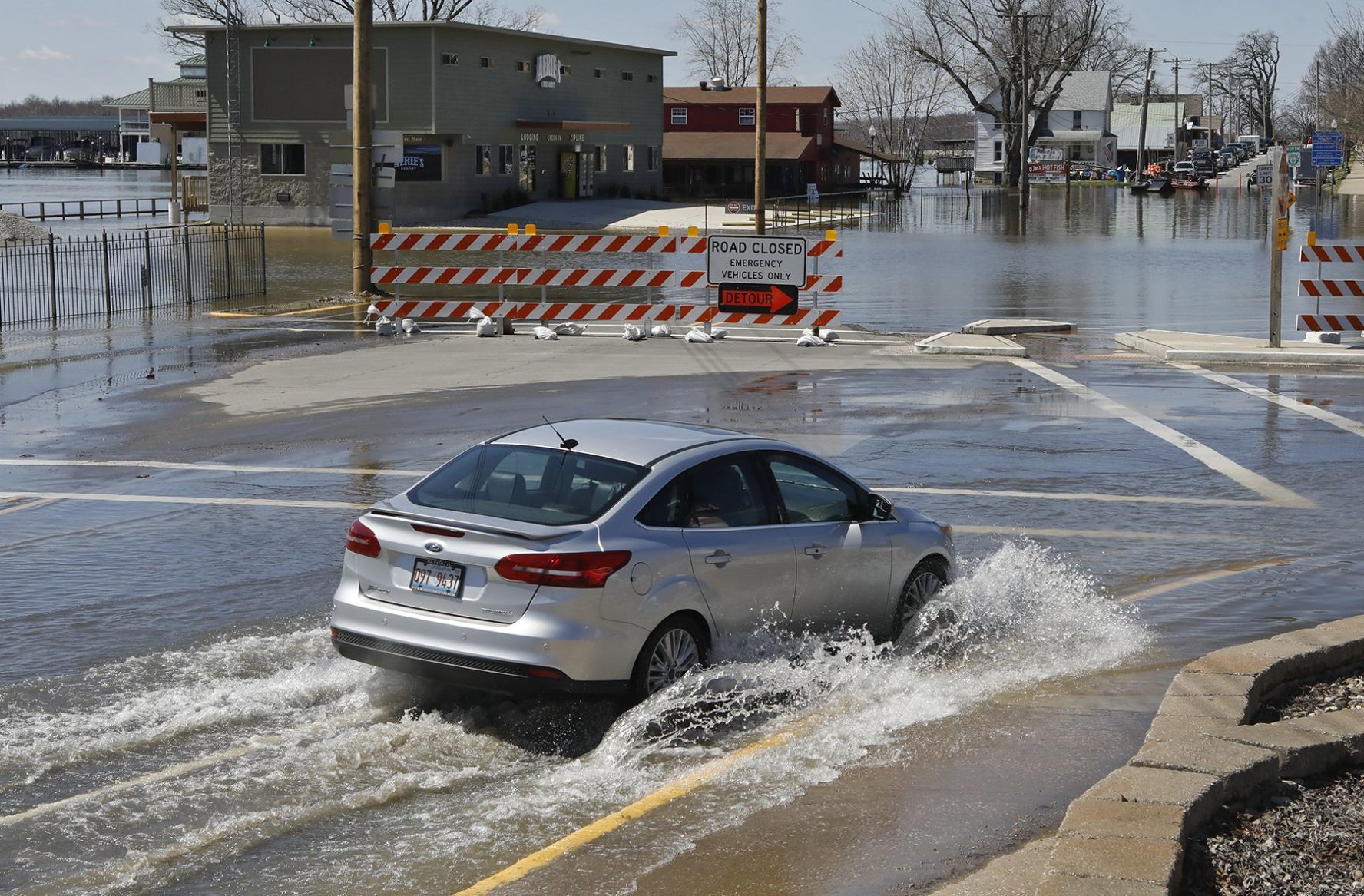 Rising Waters keep the St. Louis area alert